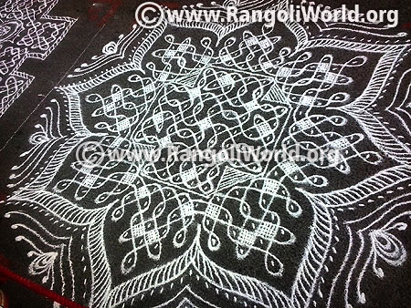 Large sikku kolam
