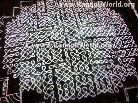 21 to 1 Parallel Dots Kolam