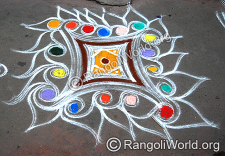 Simple Pooja Rangoli in 2 min
