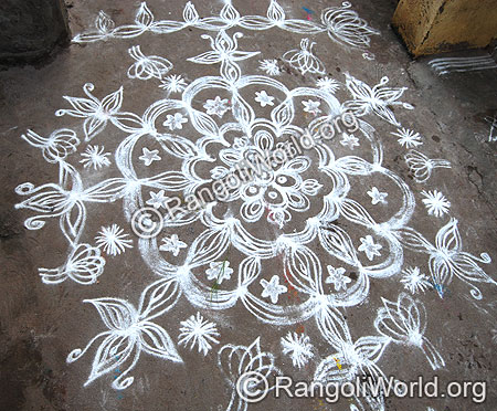 Freehand Rangoli with four strokes